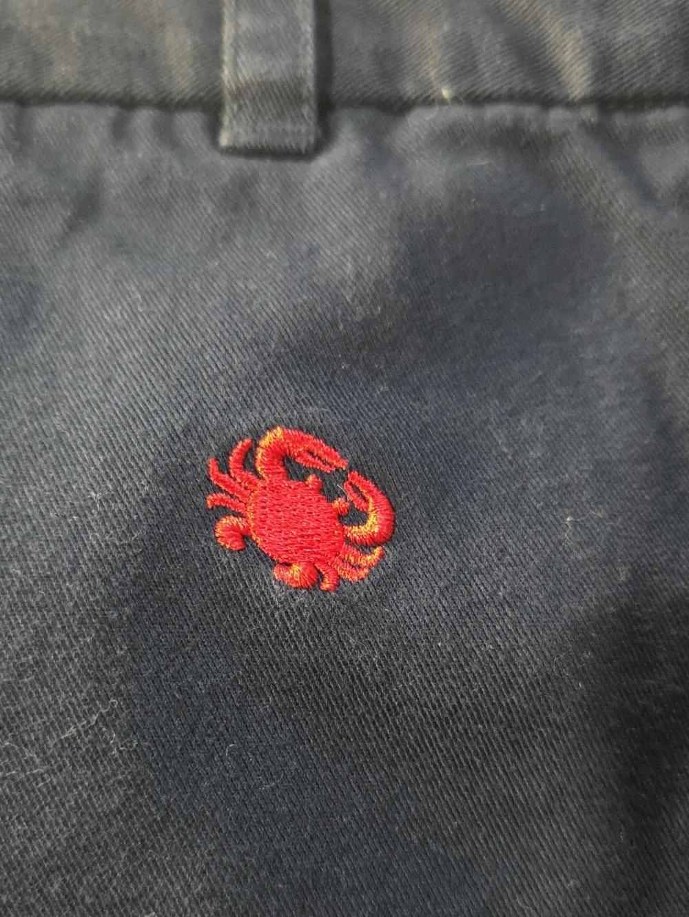 Vineyard Vines- Navy Mini Skirt with Red Crab Embroidery. Size 4